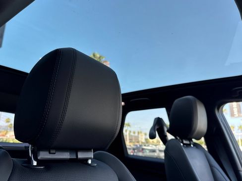 Certified 2025 Land Rover Discovery Sport Dynamic SE AWD/4WD image 18