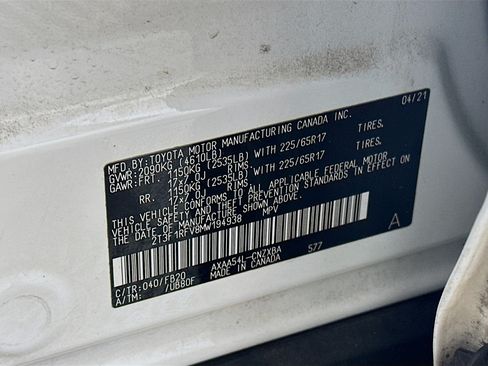 Used 2021 Toyota RAV4 LE AWD/4WD image 12