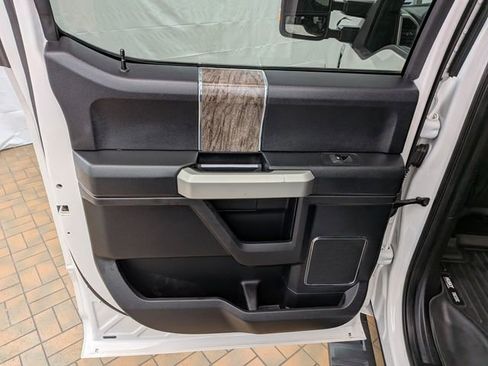 Certified 2019 Ford F250 Lariat w/ Chrome Package image 25