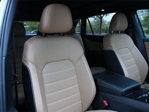 Certified 2025 Volkswagen Atlas Cross Sport SEL R-Line image 27