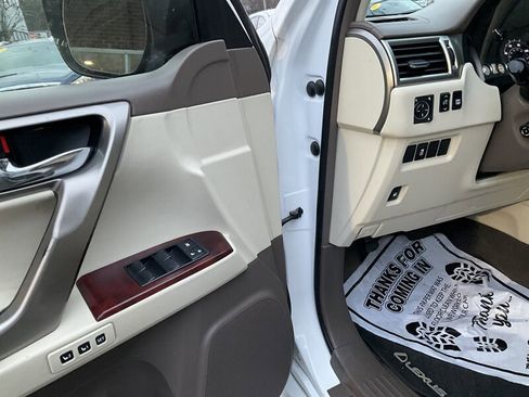 Used 2013 Lexus GX 460 image 22