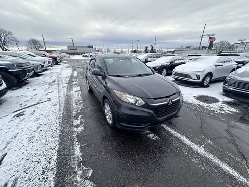 Used 2016 Honda HR-V LX image 7