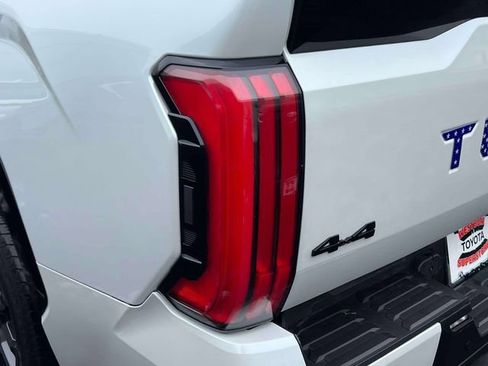 Used 2024 Toyota Tundra Platinum image 11