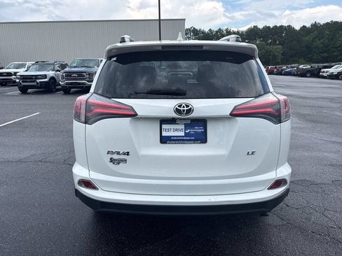 Used 2017 Toyota RAV4 LE FWD image 6