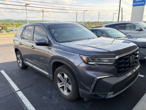Used 2025 Honda Pilot EX-L image 4