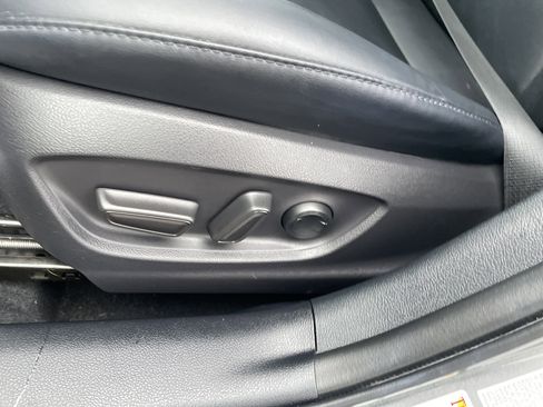 Used 2019 Toyota Prius XLE image 22