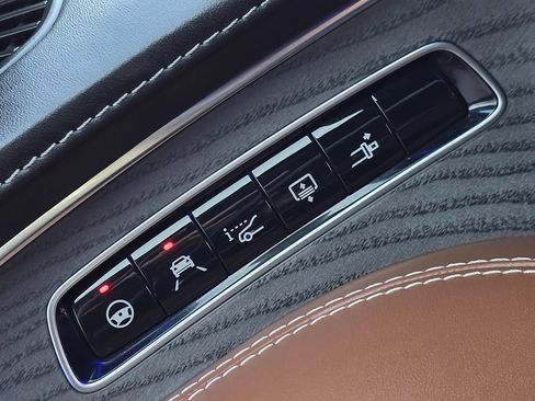 Used 2021 Mercedes-Benz S 560 4MATIC Coupe image 28