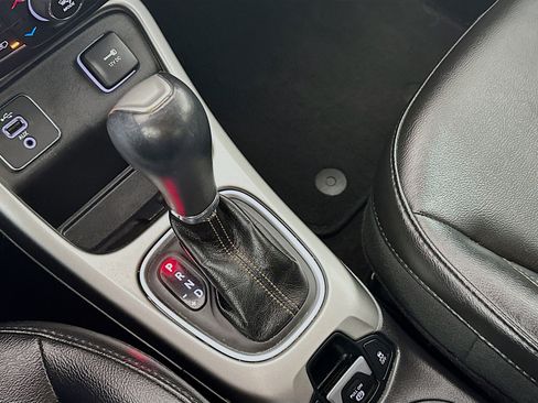 Used 2018 Jeep Compass Latitude w/ Popular Equipment Group image 24