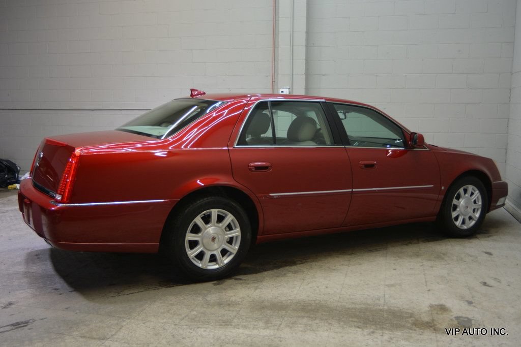 Used 2010 Cadillac DTS FWD image 32