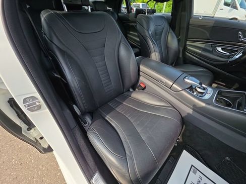 Used 2020 Mercedes-Benz S 560 4MATIC Sedan image 27