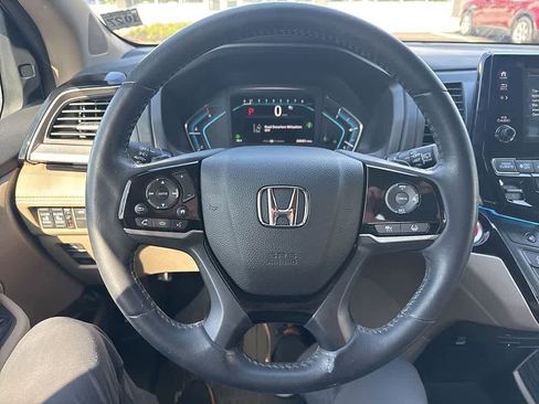 Used 2023 Honda Odyssey Touring image 12