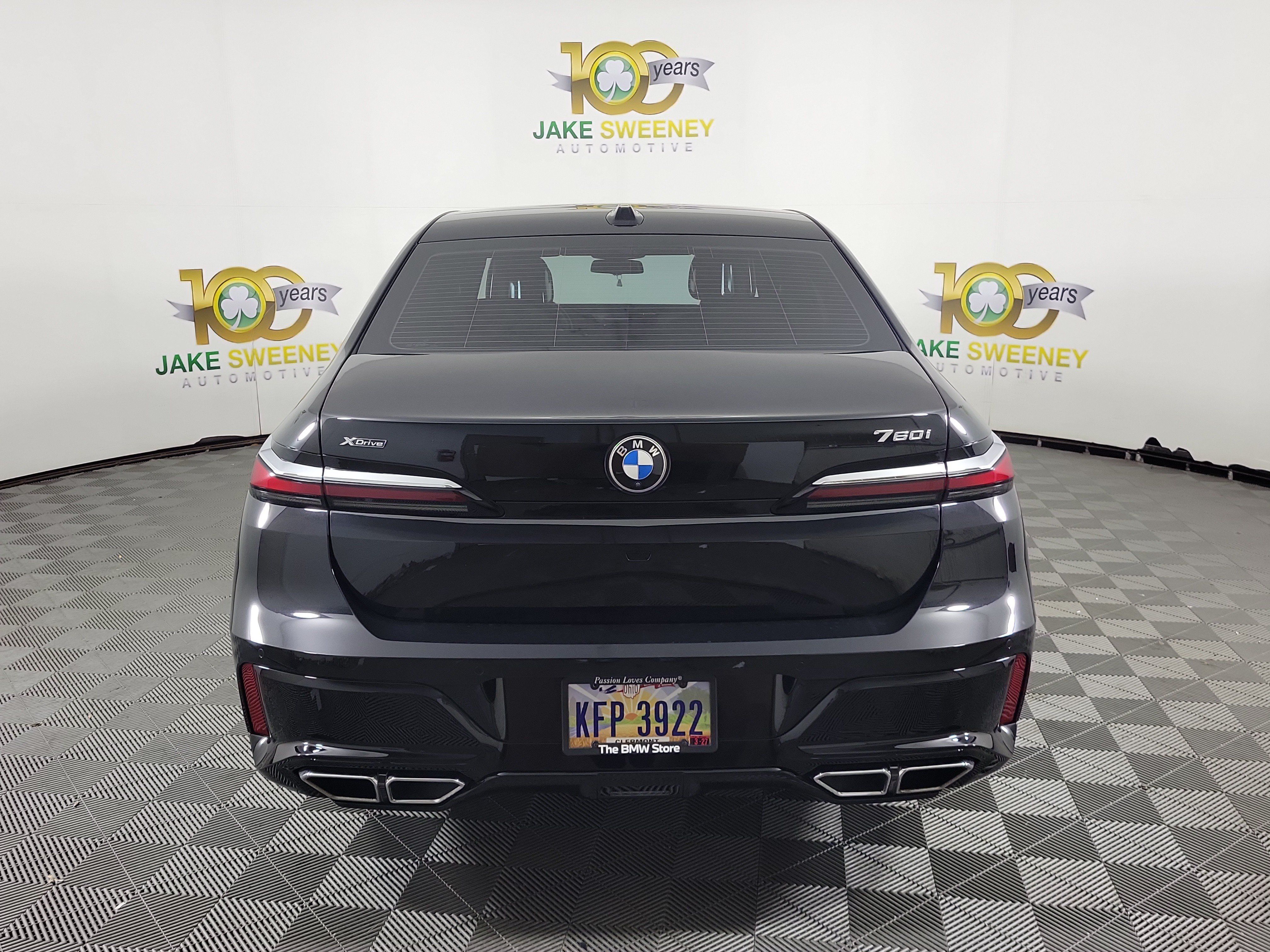 Used 2024 BMW 760i xDrive w/ Executive Package AWD/4WD image 3