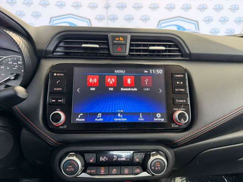 Used 2024 Nissan Versa SR image 39