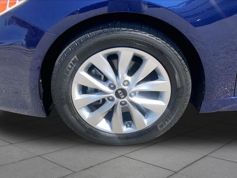 Used 2018 Kia Optima S w/ Panoramic Sunroof Package FWD image 10