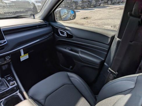 New 2026 Jeep Compass Latitude AWD/4WD image 17
