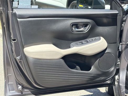 Used 2023 Honda HR-V LX image 19