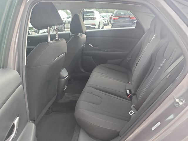 Used 2024 Hyundai Elantra SEL FWD image 13