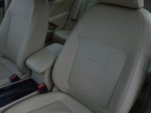 Used 2015 Volkswagen Passat 1.8T Limited Edition image 25