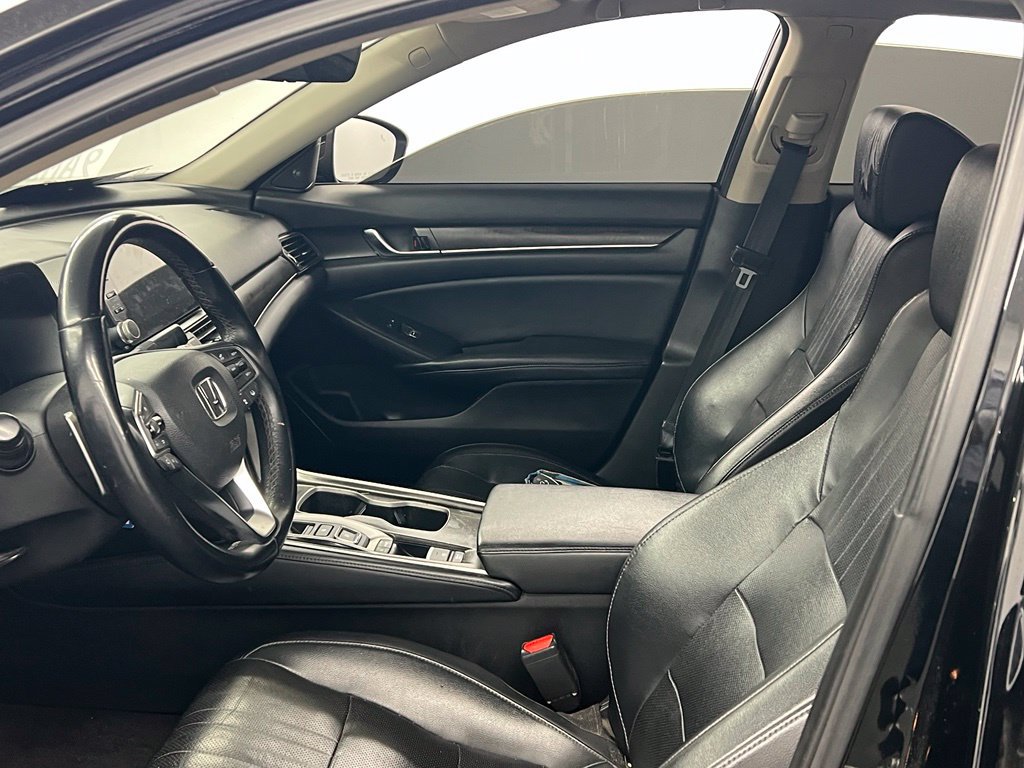 Used 2018 Honda Accord Touring image 8