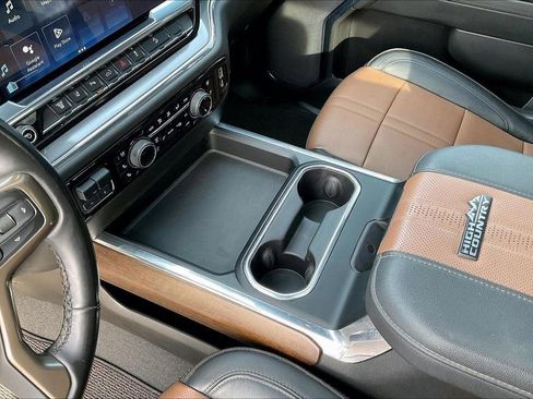 Used 2024 Chevrolet Silverado 3500 High Country w/ Technology Package image 9