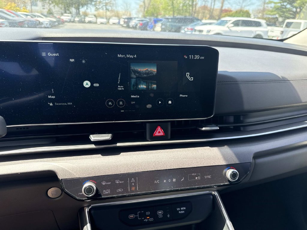 New 2026 Kia Carnival EX FWD image 10