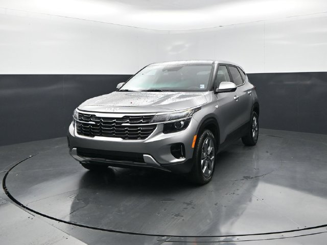 Used 2026 Kia Seltos LX FWD image 4