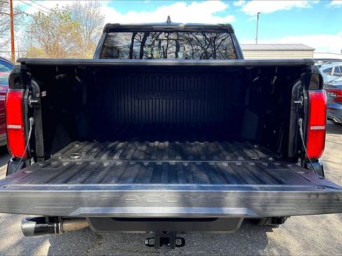 Certified 2024 Toyota Tacoma TRD Sport w/ TRD Sport Premium Package AWD/4WD image 31