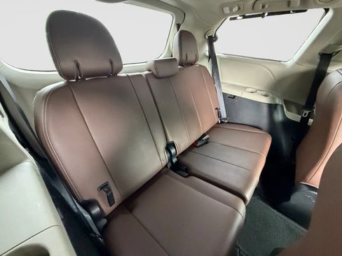 Used 2017 Toyota Sienna XLE Premium AWD/4WD image 20