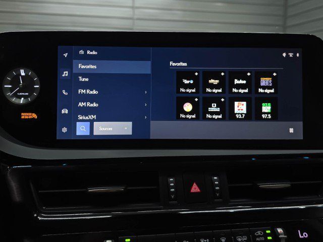 Used 2023 Lexus ES 350 w/ Premium Package FWD image 31