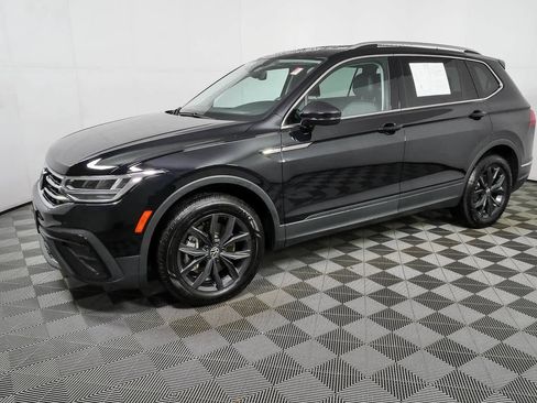 Certified 2024 Volkswagen Tiguan SE FWD image 28