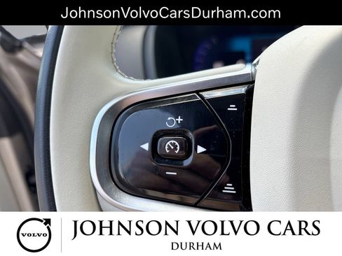 Used 2023 Volvo XC90 B6 Plus AWD/4WD image 24