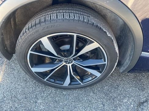 Used 2022 Volkswagen Tiguan SEL R-Line image 22