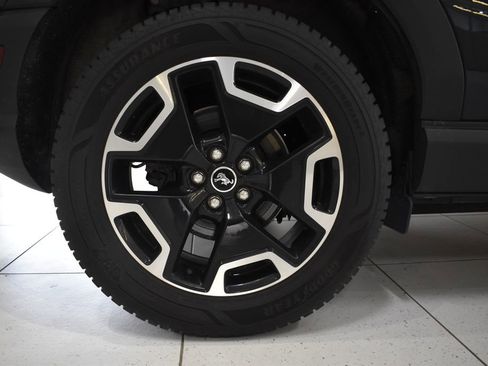 Used 2022 Ford Bronco Sport Outer Banks image 11