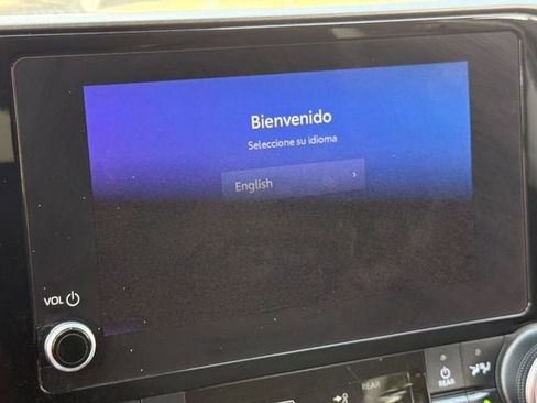 Used 2023 Toyota Highlander LE image 19