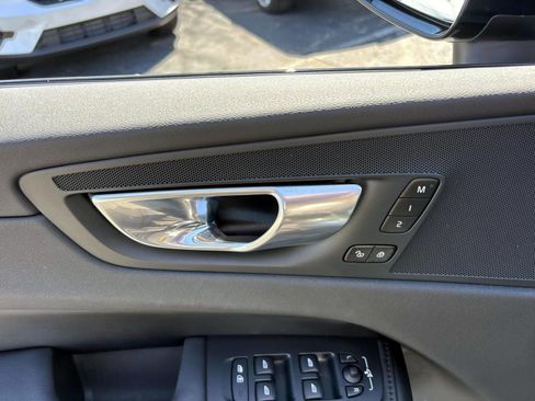 Used 2023 Volvo XC60 B5 Plus w/ Climate Package AWD/4WD image 12