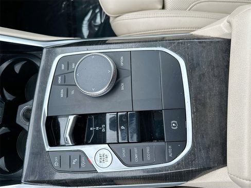 Used 2023 BMW 330i Sedan w/ Premium Package image 16