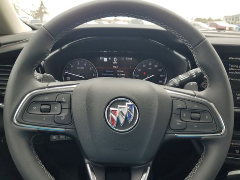 Used 2023 Buick Envision Avenir image 17