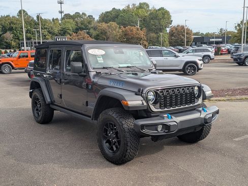Used 2024 Jeep Wrangler Willys image 3
