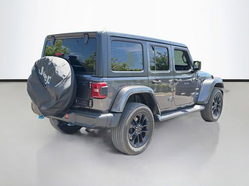 Used 2022 Jeep Wrangler Unlimited Sahara w/ Cold Weather Group AWD/4WD image 5