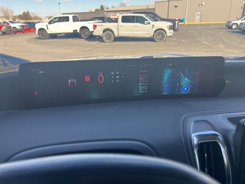 Used 2025 Ford Expedition Max Platinum image 19