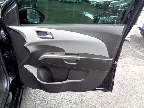 Used 2017 Chevrolet Sonic Premier image 25