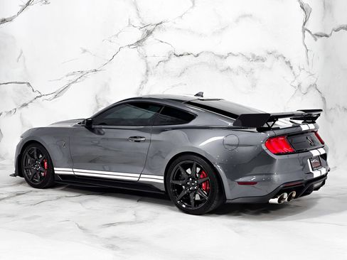 Used 2022 Ford Mustang Shelby GT500 w/ Carbon Fiber Track Pack image 7