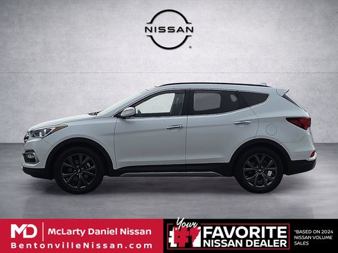 Used 2017 Hyundai Santa Fe Sport FWD image 3