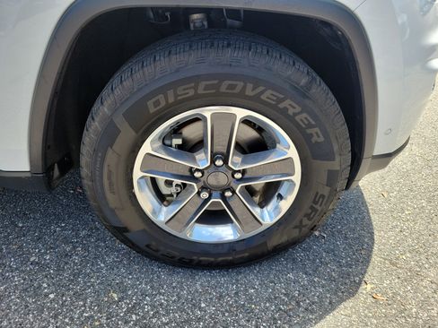 Used 2022 Jeep Grand Cherokee Limited w/ Trailer Tow Group IV image 6