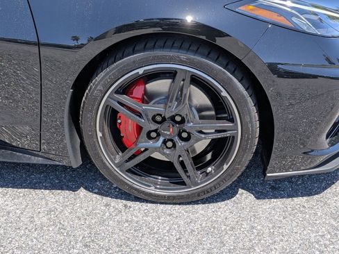 Used 2022 Chevrolet Corvette Stingray Coupe w/ Z51 Performance Package RWD image 10