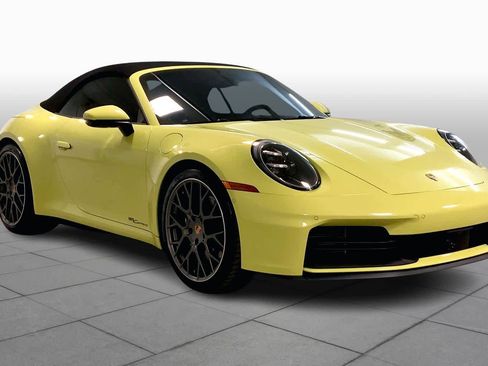 Used 2025 Porsche 911 Carrera image 3
