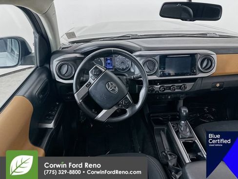 Used 2017 Toyota Tacoma SR5 AWD/4WD image 23
