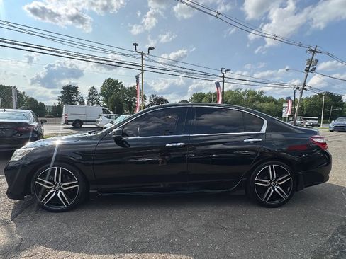 Used 2016 Honda Accord Touring image 8