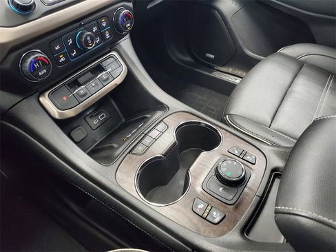 Used 2023 GMC Acadia Denali w/ Black Diamond Edition image 30