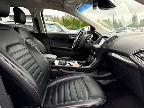 Used 2019 Ford Edge SEL w/ Equipment Group 201A AWD/4WD image 16